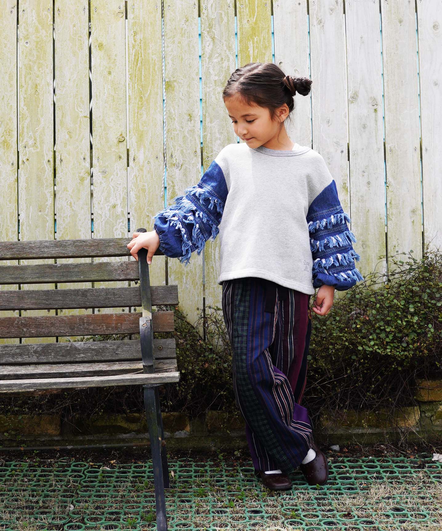 Vitage Fleece Ruffled Sleeve Sweatshirt