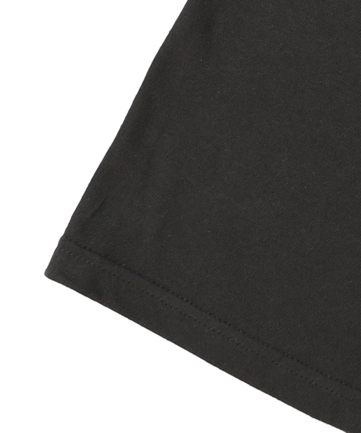 Souvenior Amulet Tee