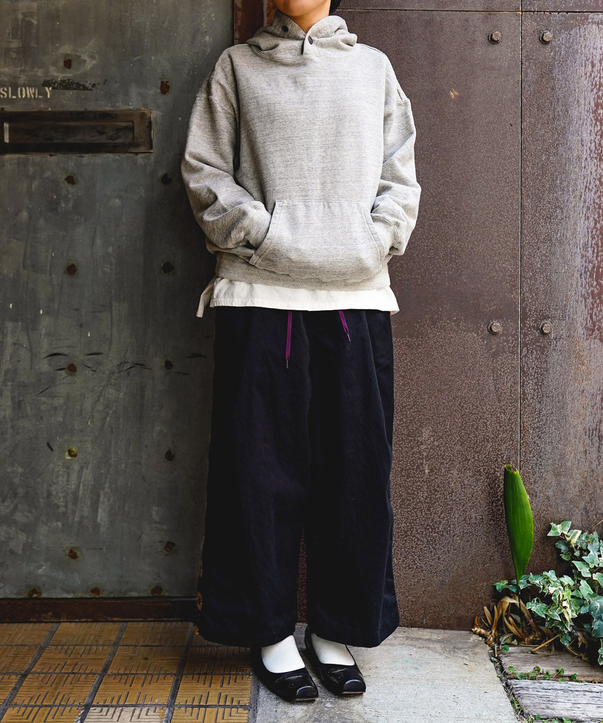 Compact Chino Tuck Easy Pants(LADIES)