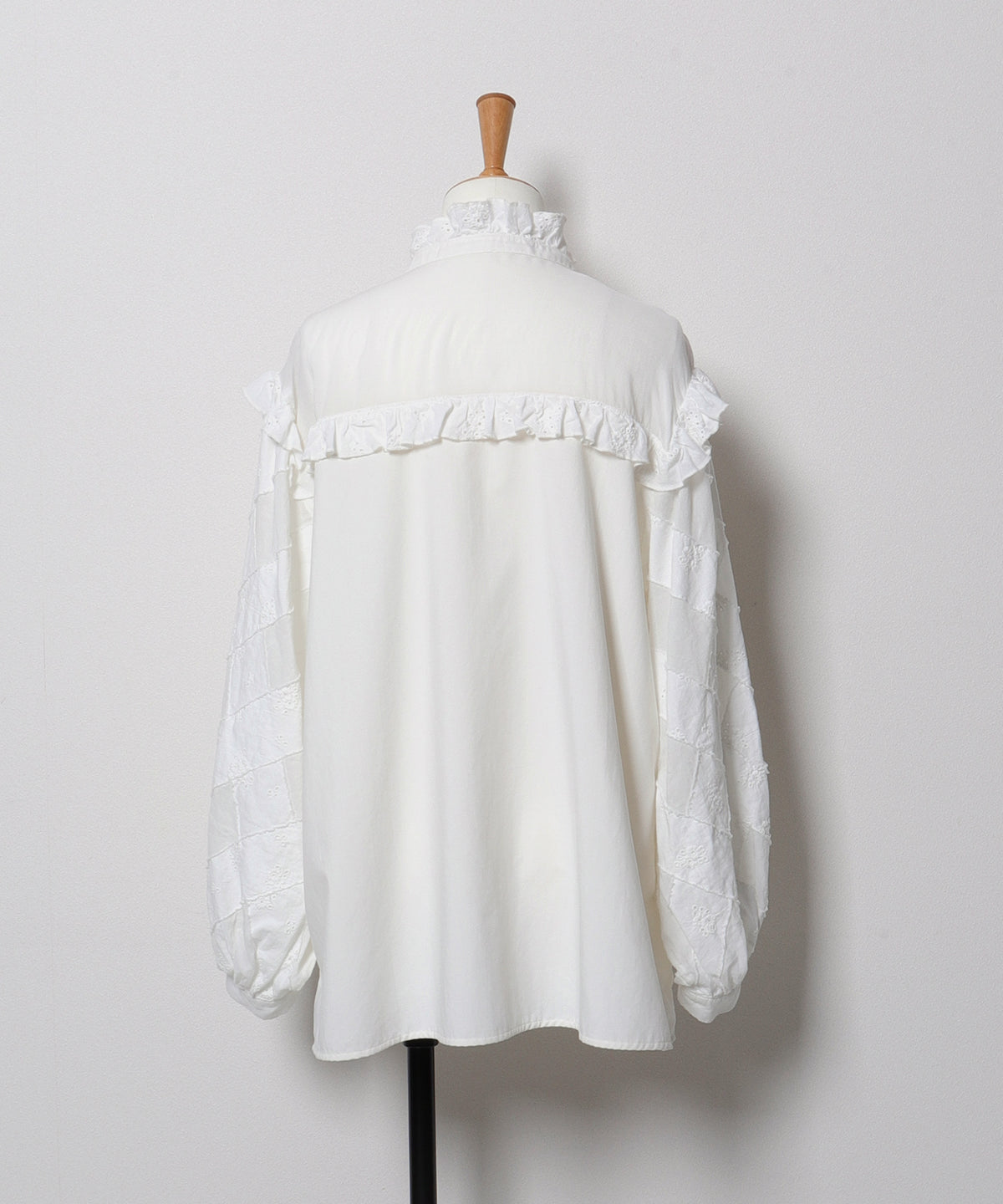 Cutwork Cloth Blouse(LADIES)