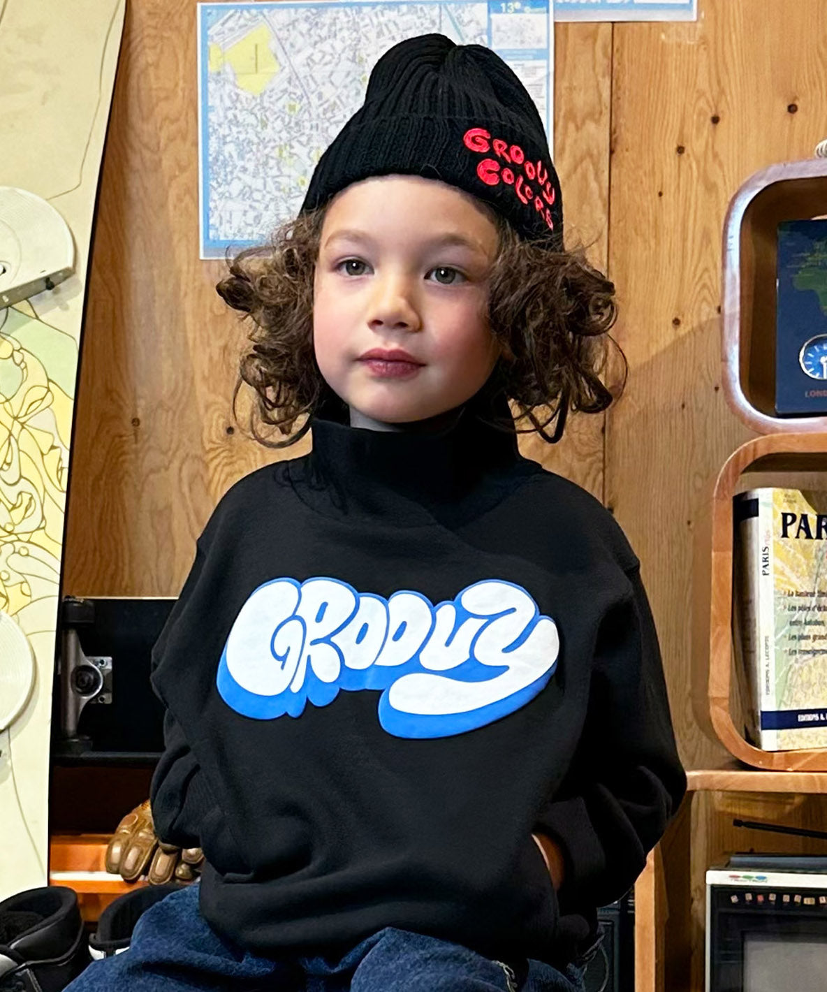 GROOVY Highneck Sweatshirt