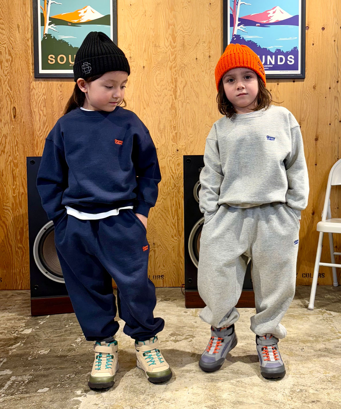 GROOVY COLORS Sweatshirt