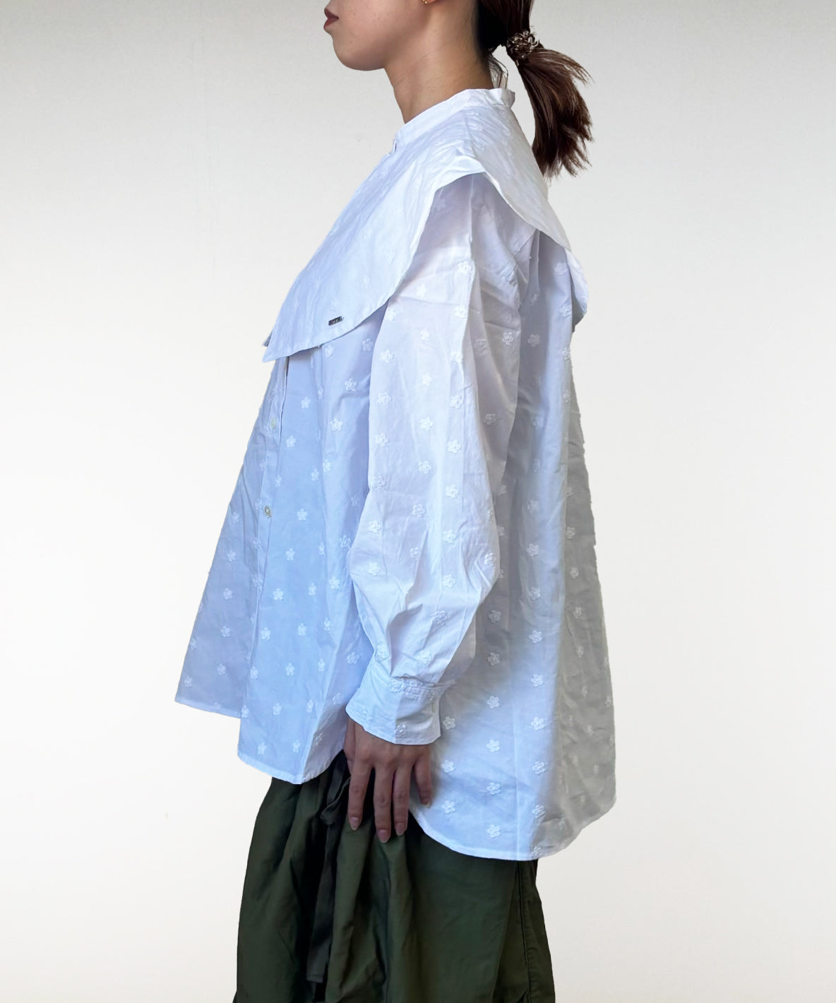 Floral Embroidery Collar Shirt