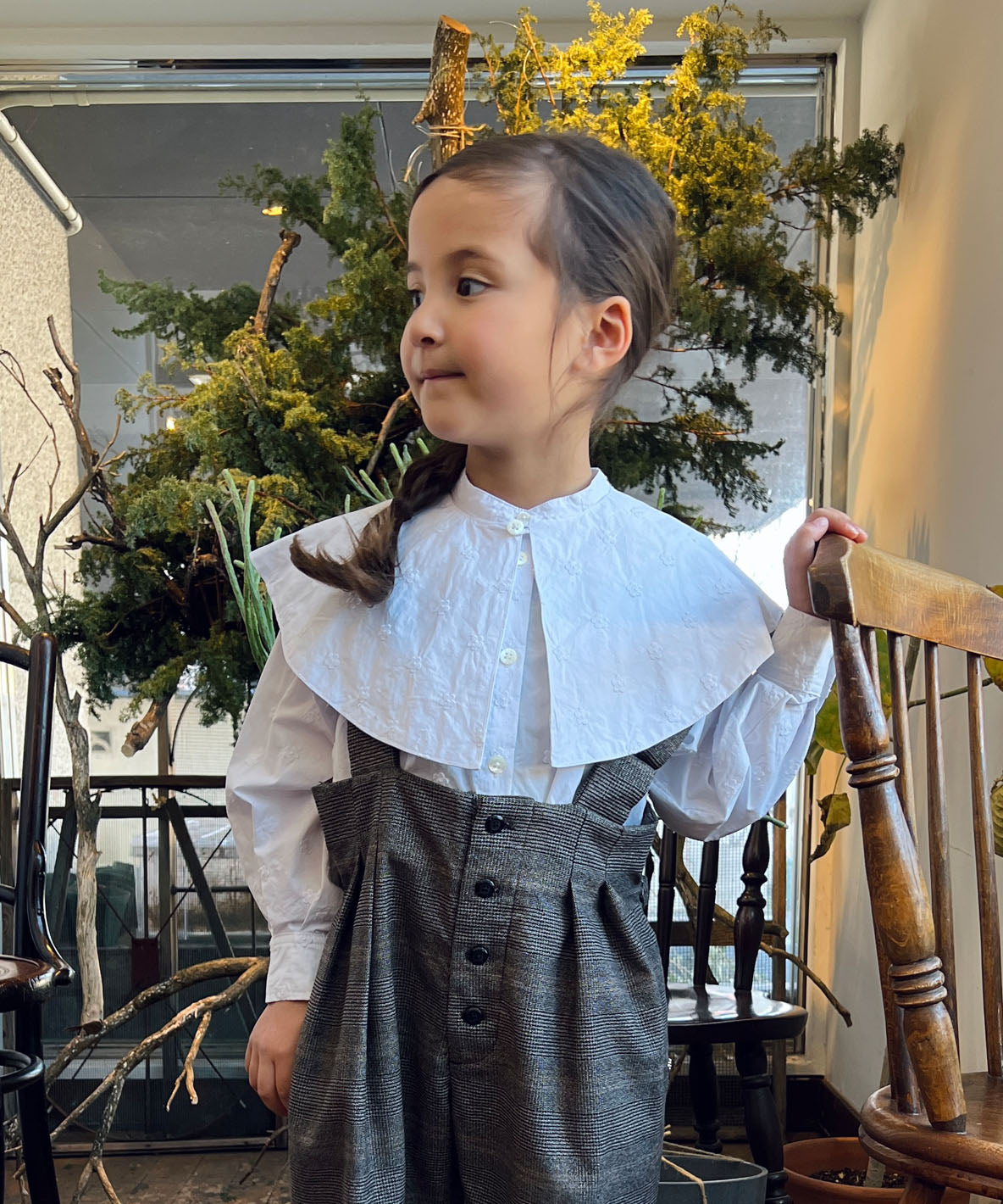 Floral Embroidery Collar Shirt