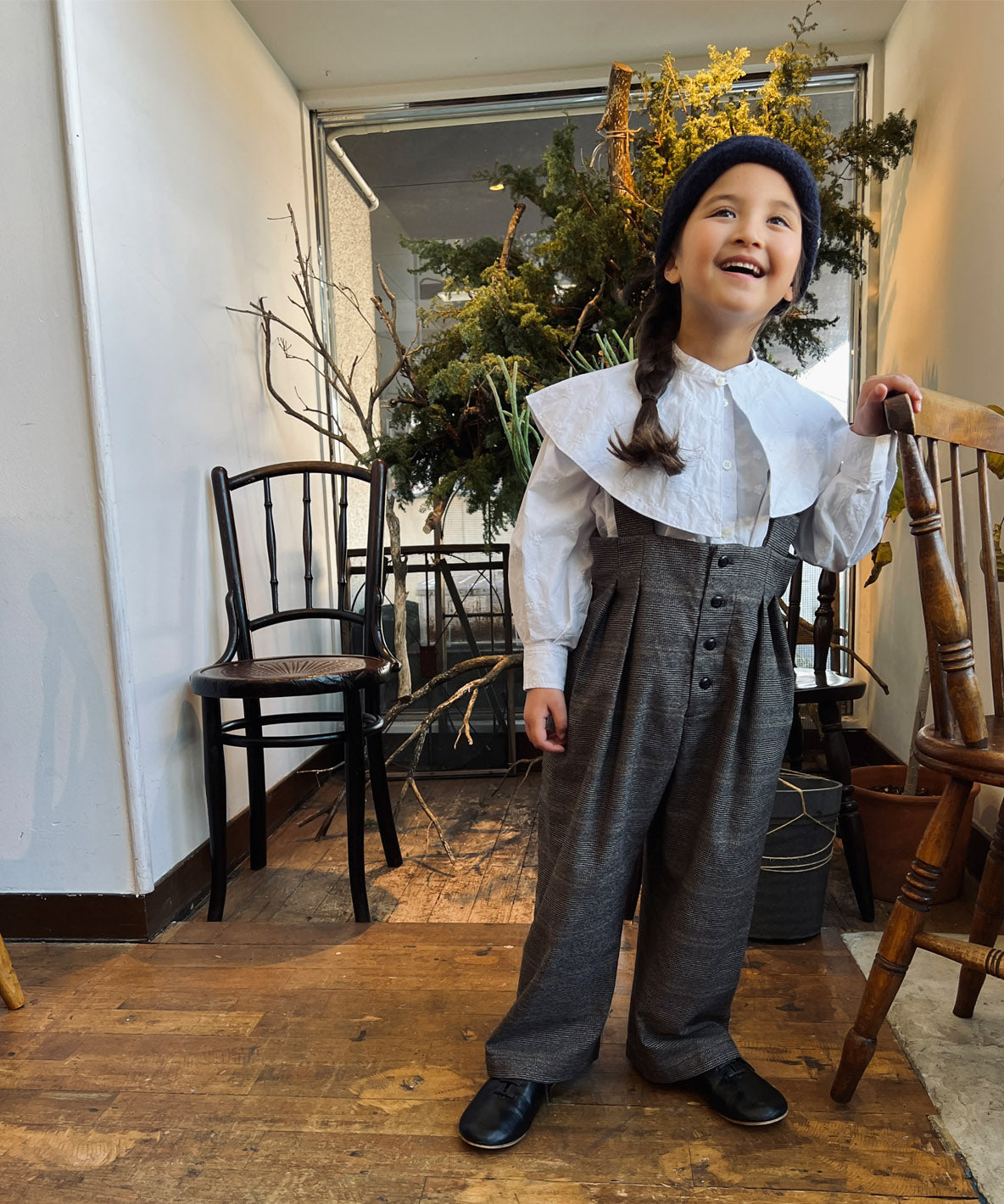 Floral Embroidery Collar Shirt