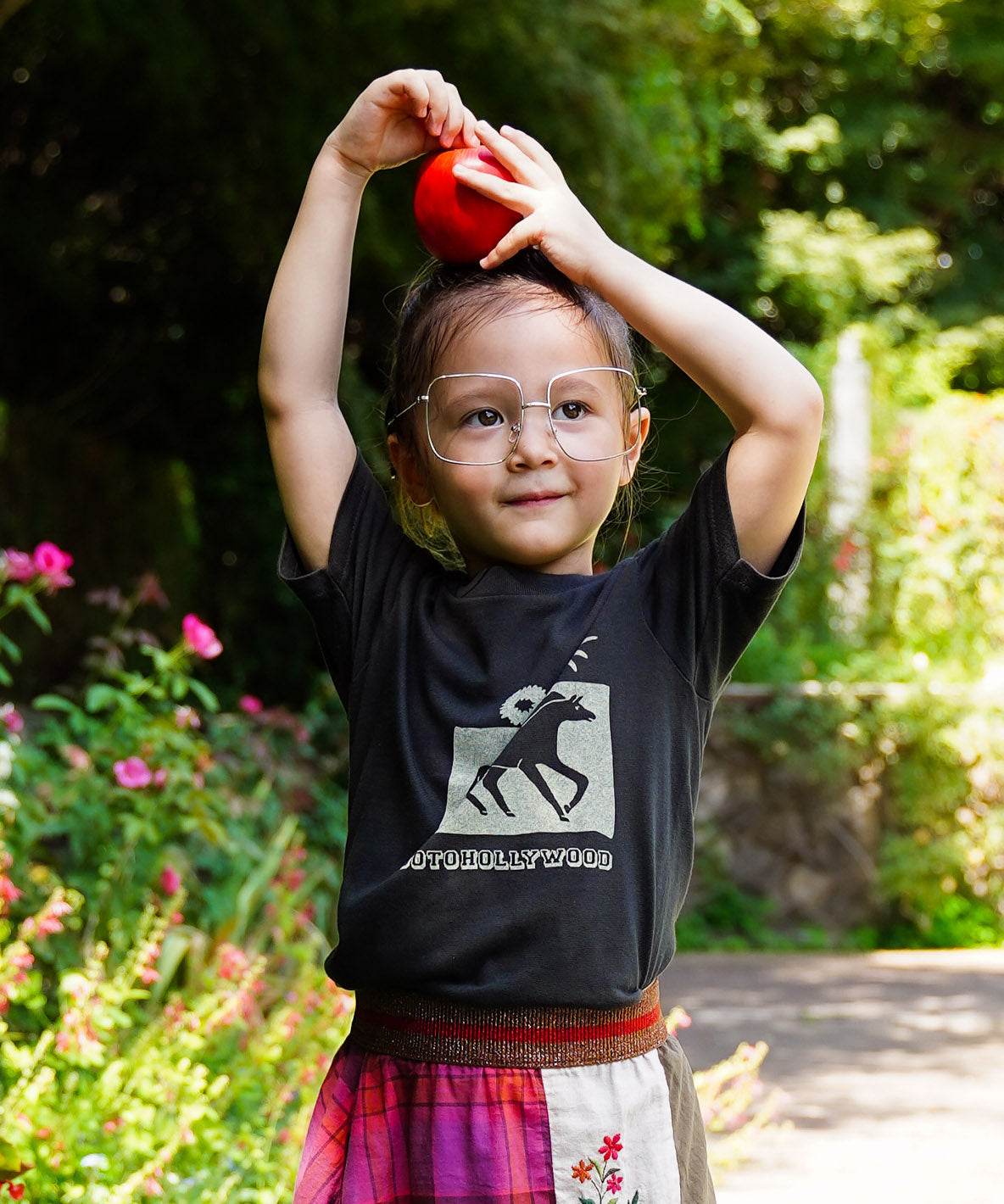 Souvenior Amulet Tee