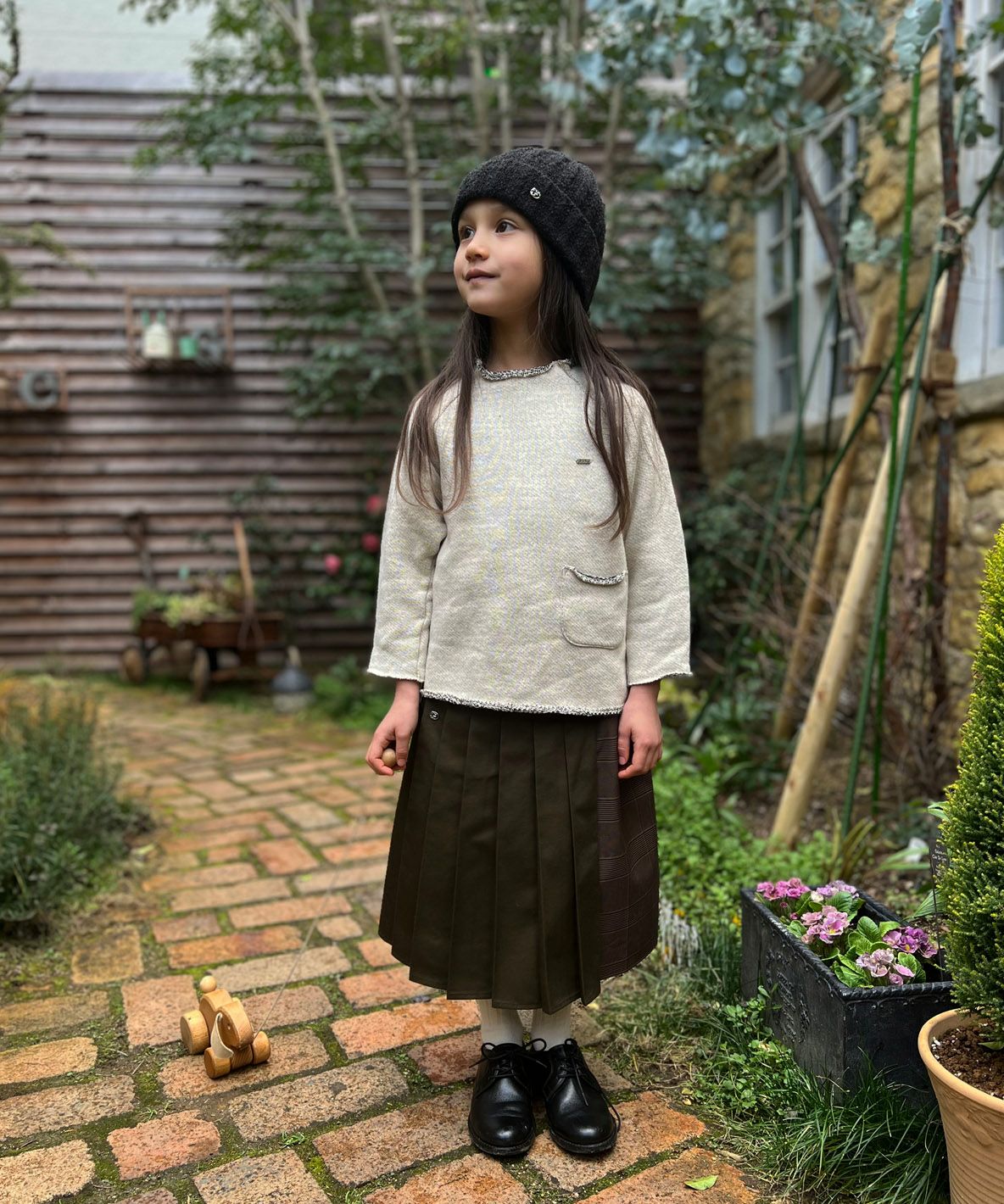 Twill and Pleats Switching Skirt